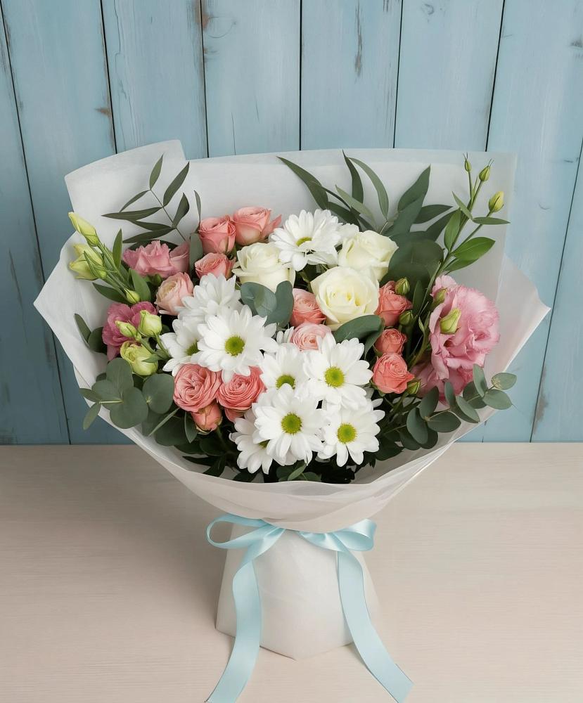 Букет цветов из: Розы, Лизиантусы и Хризантемы в Молочном