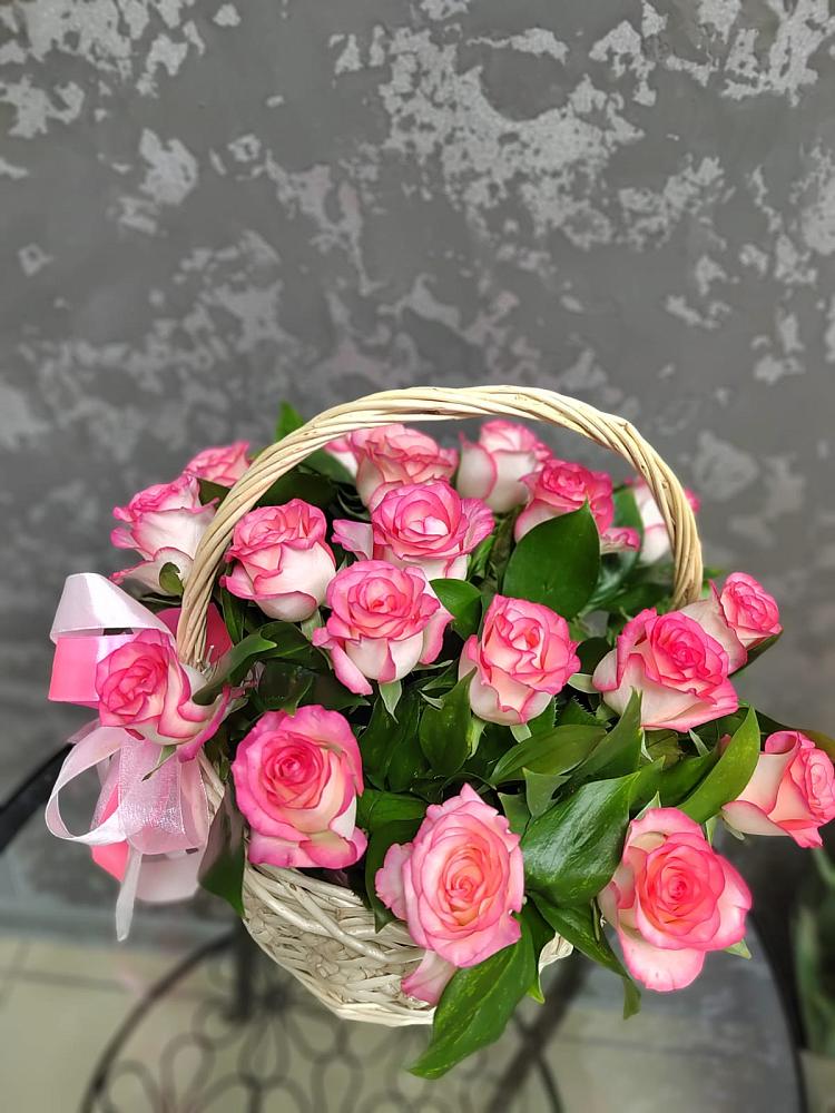 Цветочная композиция из Розы в корзине в Молочном