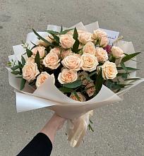 Букет Кремовые розы Латте в Молочном