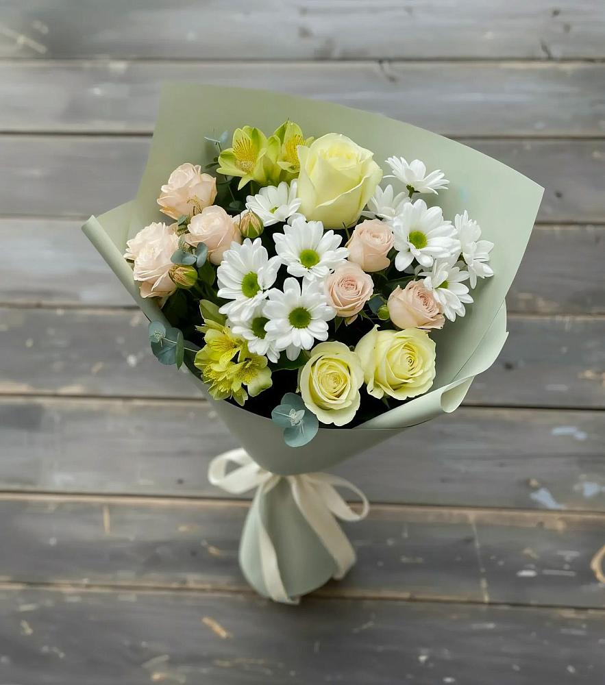 Букет цветов из: Альстромерии, Розы и Хризантемы в Молочном