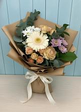 Букет цветов из:  Герберы и Хризантемы в Молочном