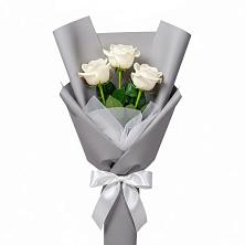 Букет 3 белые розы в Молочном