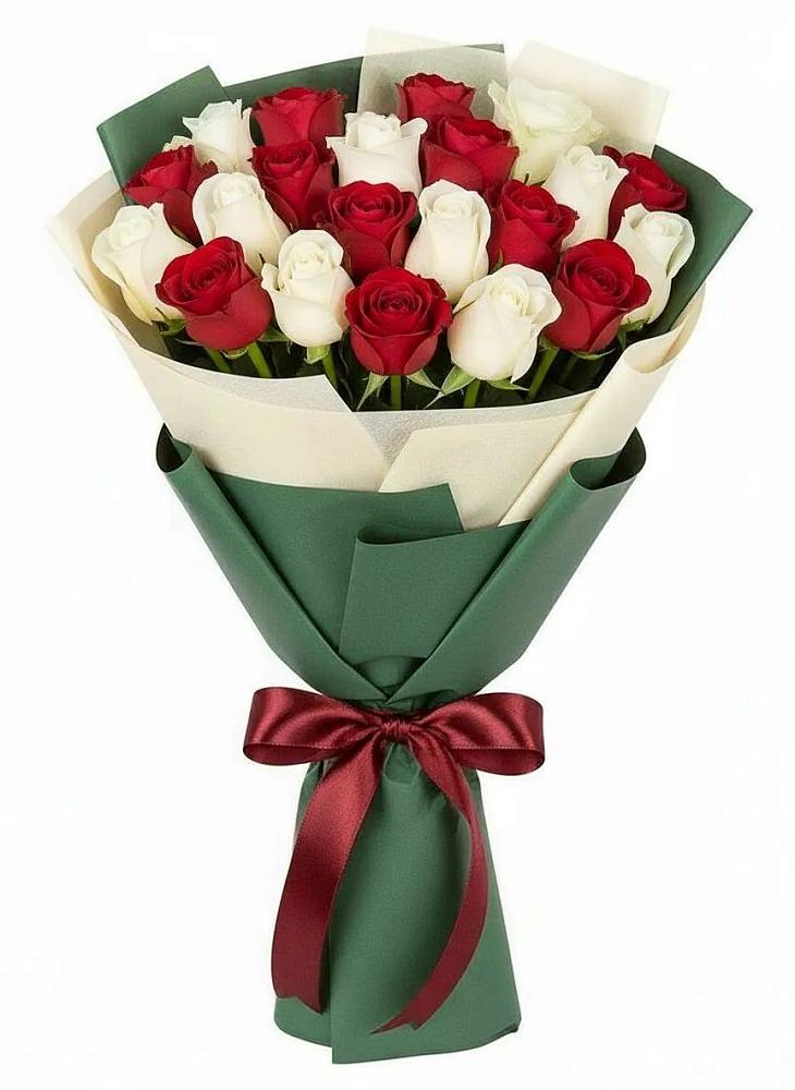 Букет Микс из красных и белых роз в Молочном