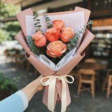 Букет цветов из:  Розы в Молочном