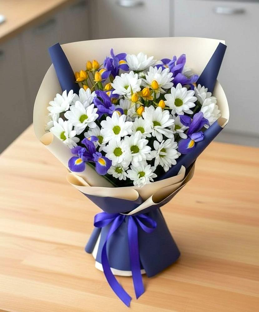 Букет цветов из: Розы, Ирисы и Хризантемы в Молочном