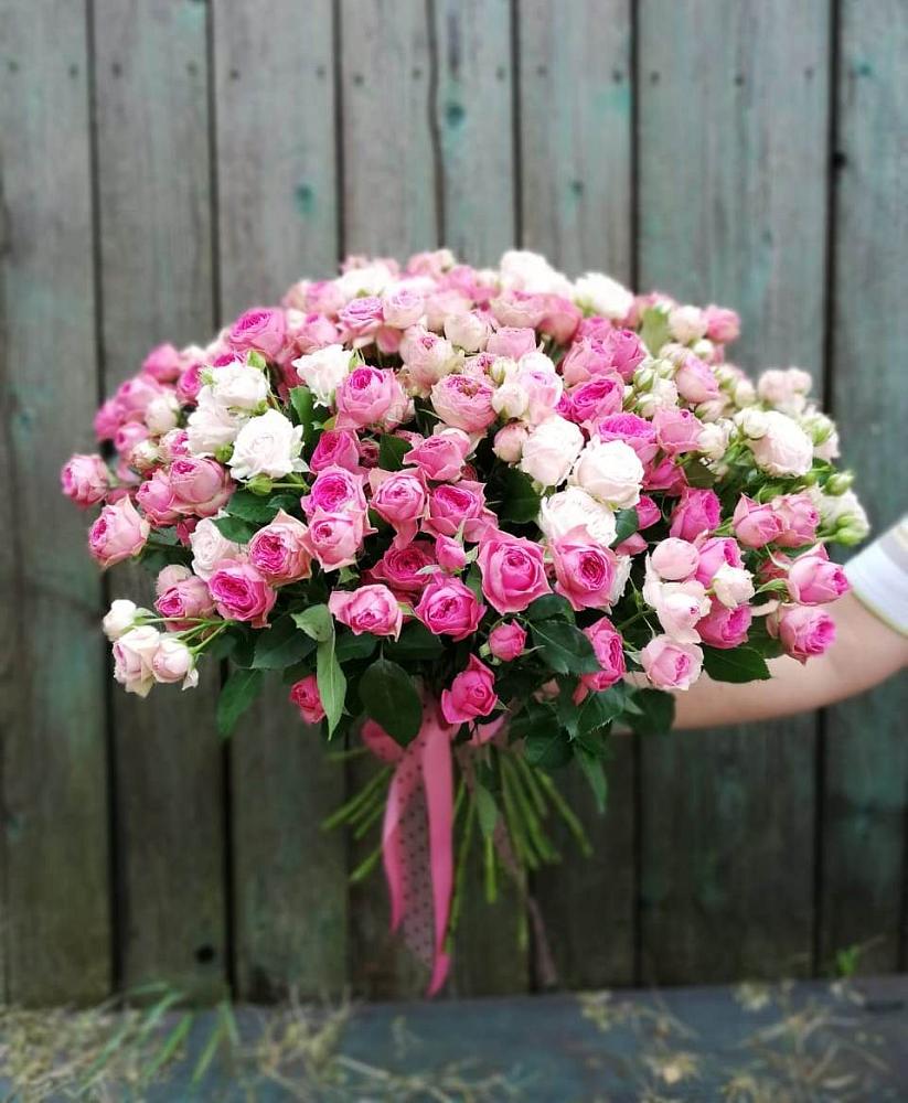 Букет Розовые кустовые розы Натали и Лав Лидия в Молочном