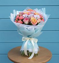 Букет цветов из:  Хризантемы и Розы в Молочном