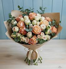 Букет цветов из:  Альстромерии и Розы в Молочном